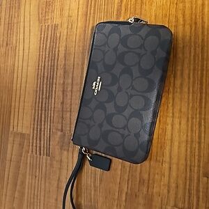 Coach  Wallet/Wristlet